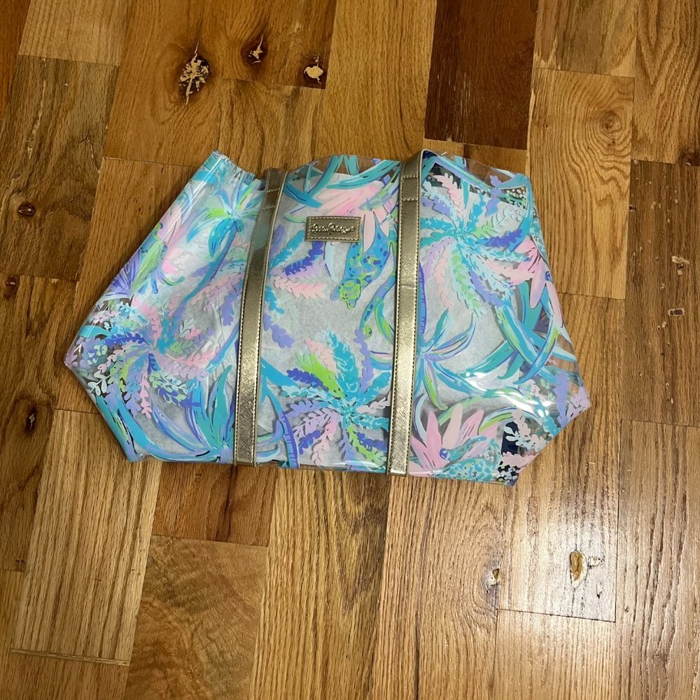 Lilly Pulitzer GWP Clear Pool Tote Sweet Escape